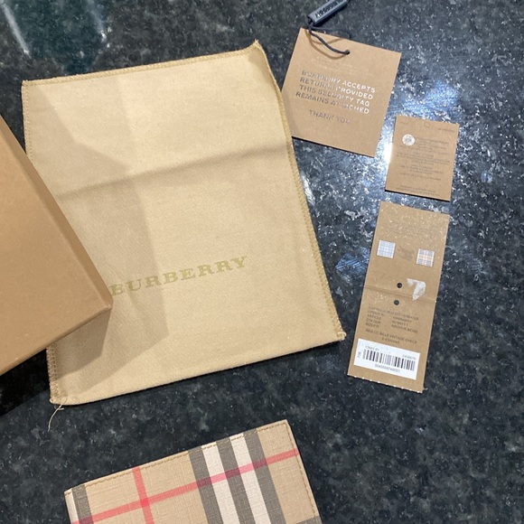 Burberry Wallet for men - Picture 2 of 4